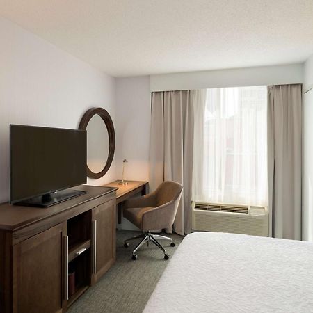 Hampton Inn Manhattan Chelsea New York Exterior photo