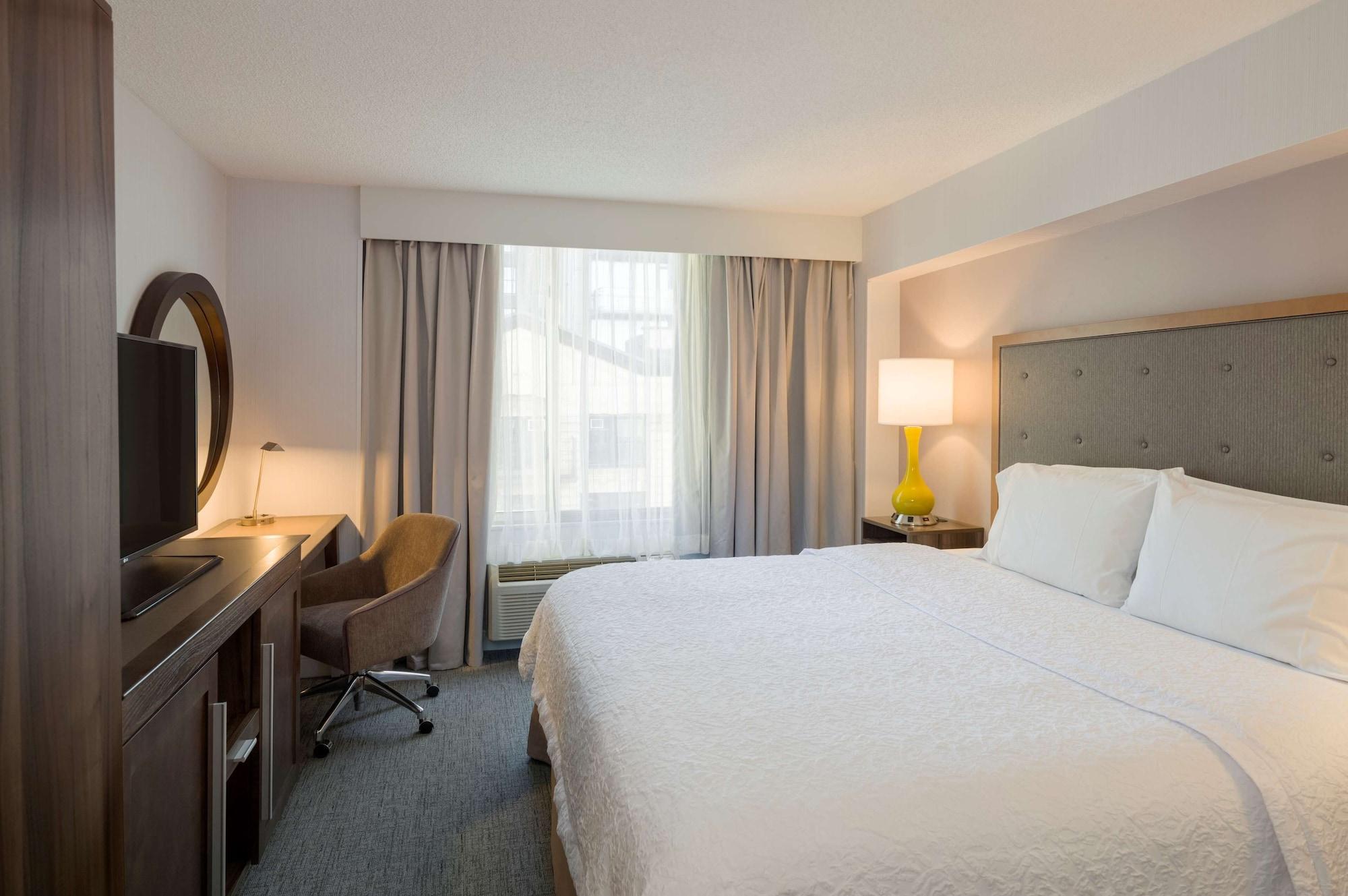 Hampton Inn Manhattan Chelsea New York Exterior photo