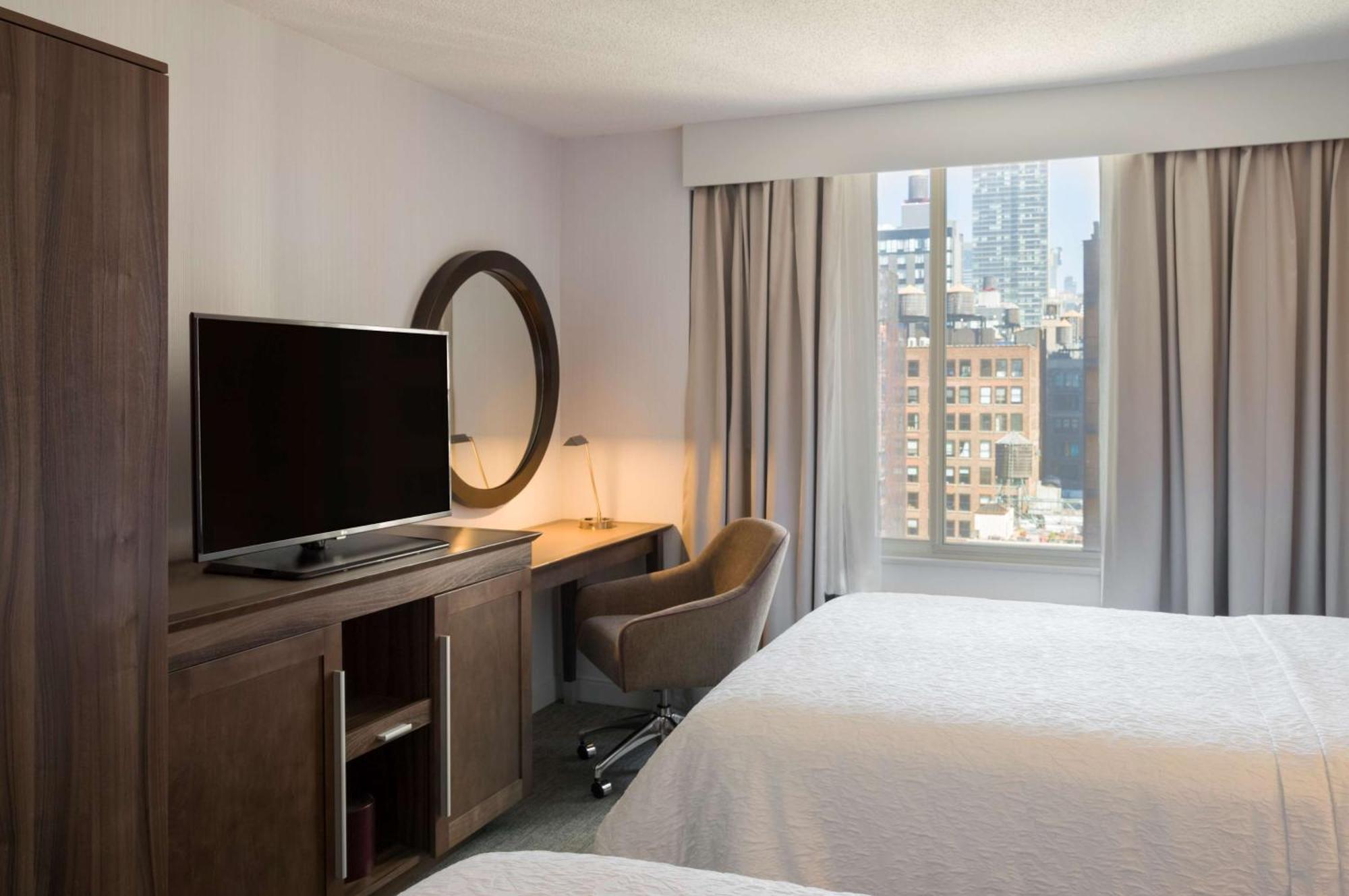 Hampton Inn Manhattan Chelsea New York Exterior photo