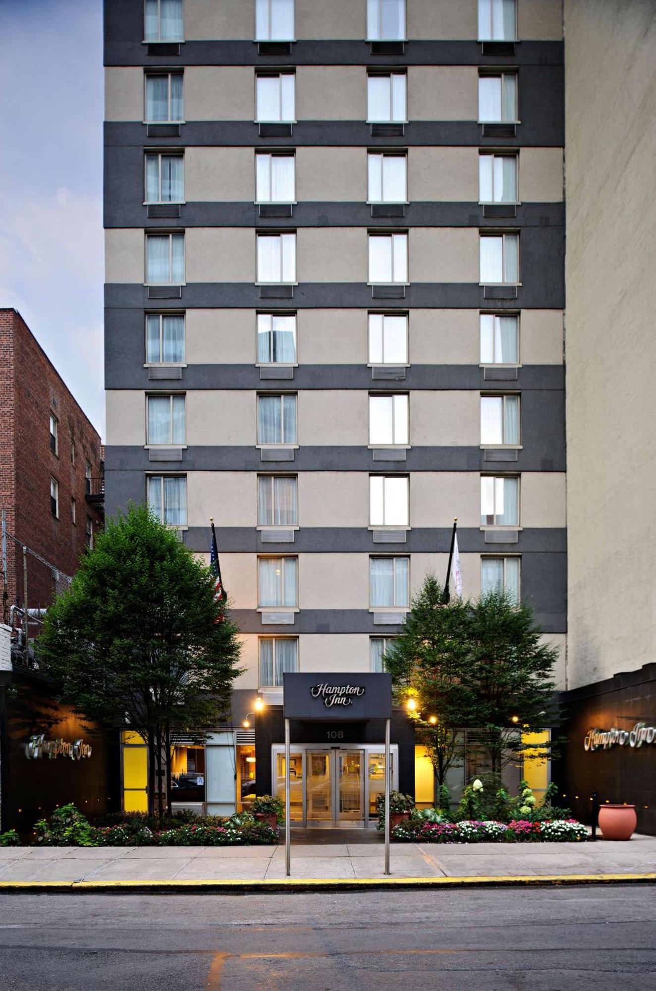 Hampton Inn Manhattan Chelsea New York Exterior photo